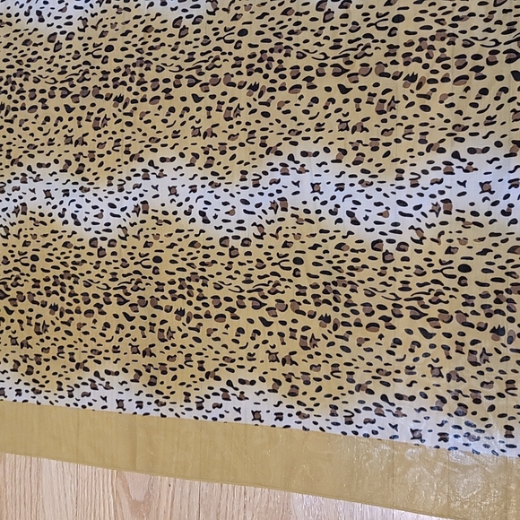 Traditional Leopard/Cheeta print scarf - Picture 2 of 5
